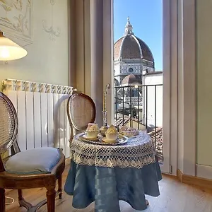 Romantic In The Heart Of Florence